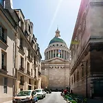 Place Du Pantheon Apartman