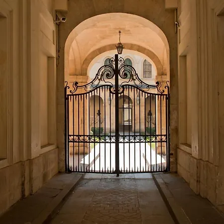Appartement Place Du Pantheon