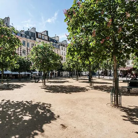 Апартаменты Place Du Pantheon *